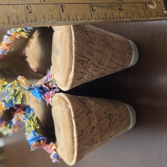 MINNETONKA Women's 11 Multicolor Wedge Sandals Fabric Pattern Fringe - Picture 4 of 7